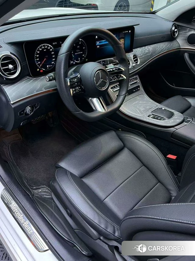 Mercedes-Benz E-Class 2021 Белый из Китая
