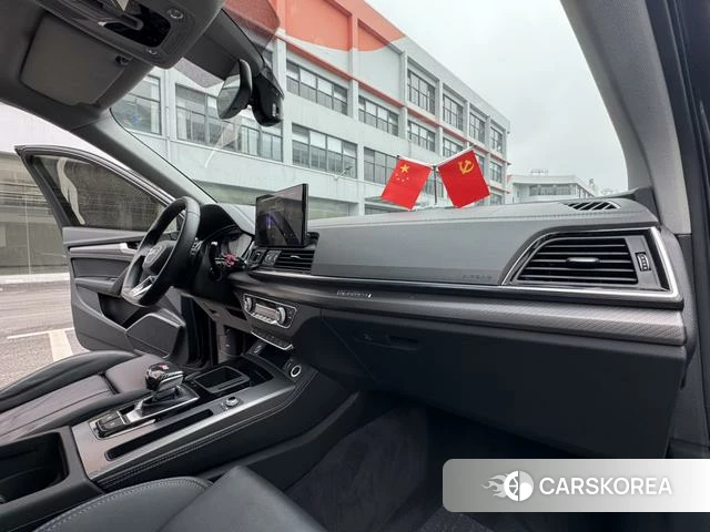 Audi Q5L 2022 Черный из Китая