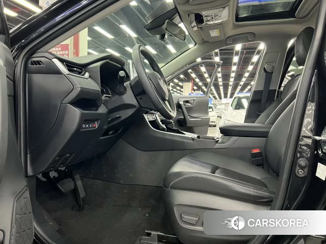 Toyota RAV4 2021 Черный из Китая