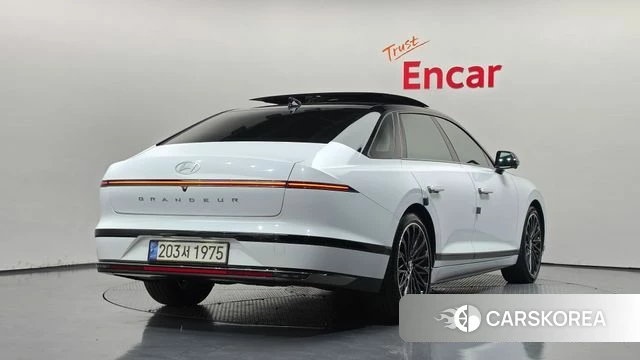 Hyundai Grandeur (GN7) 2022 Белый из Кореи