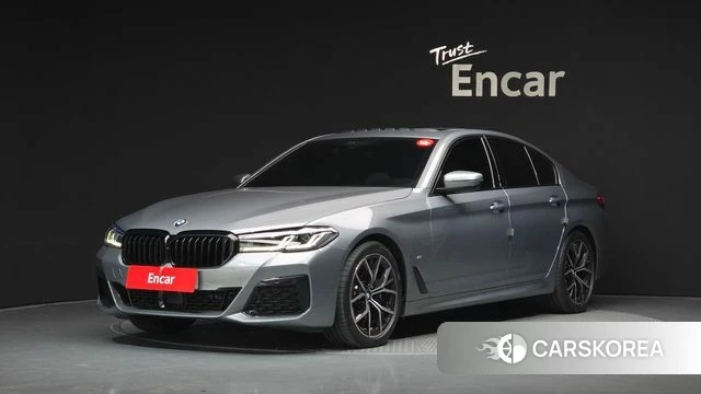 BMW 5 Series (G30) 2023 Серебристо-серый из Кореи