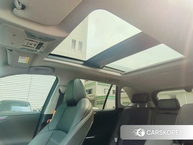 Toyota Wildlander 2023 Серебристо-серый из Китая