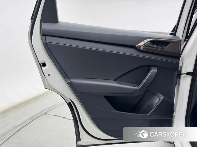 Volkswagen Tharu 2021 Белый из Китая