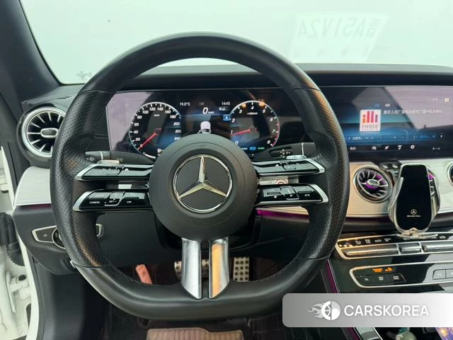Mercedes-Benz E-Class 2021 Белый из Китая