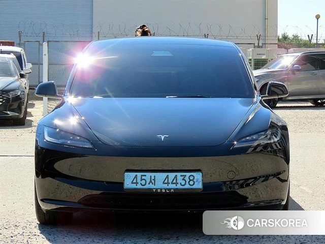 Tesla Model 3 2024 Черный из Кореи