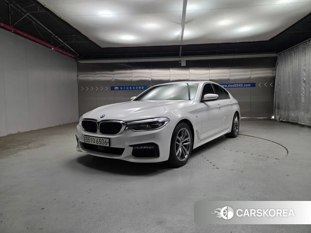 BMW 5 Series (G30) 2019 Белый из Кореи, фото 2