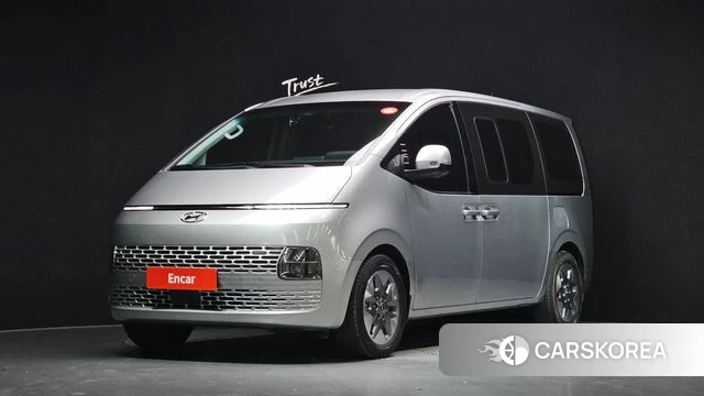 Hyundai Staria 2023 Серебристо-серый из Кореи