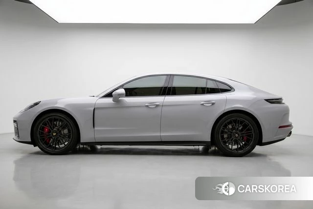 Porsche Panamera (976) 2025 Белый из Кореи