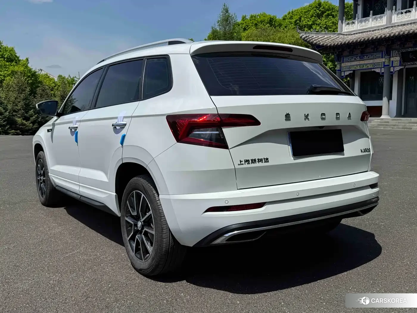 Skoda Karoq 2023 Белый из Китая