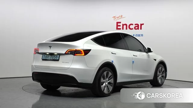 Tesla Model Y 2022 Белый из Кореи
