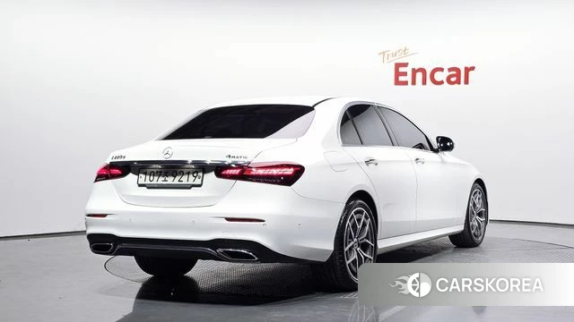 Mercedes-Benz E-Class W213 2020 Белый из Кореи