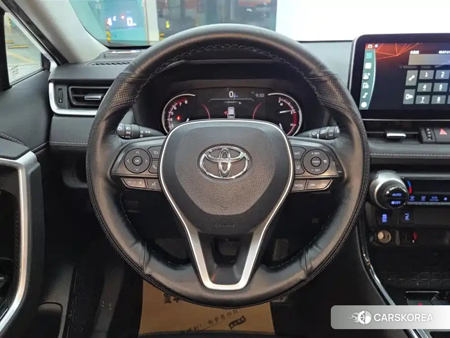 Toyota RAV4 2021 Белый из Китая