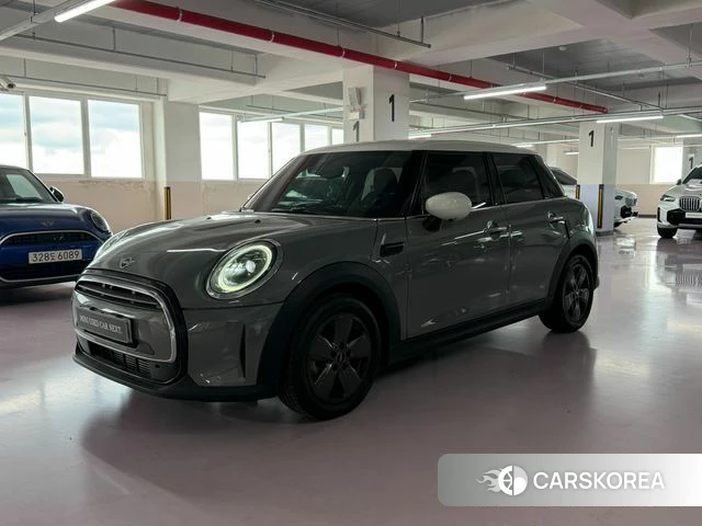 Mini Cooper 2022 Серебристо-серый из Кореи