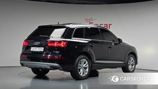 Audi Q7 (4M) 2019 Черный из Кореи