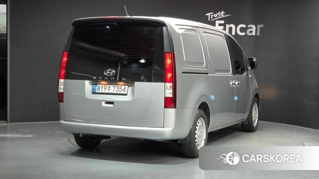 Hyundai Staria 2022 Серебряный из Кореи