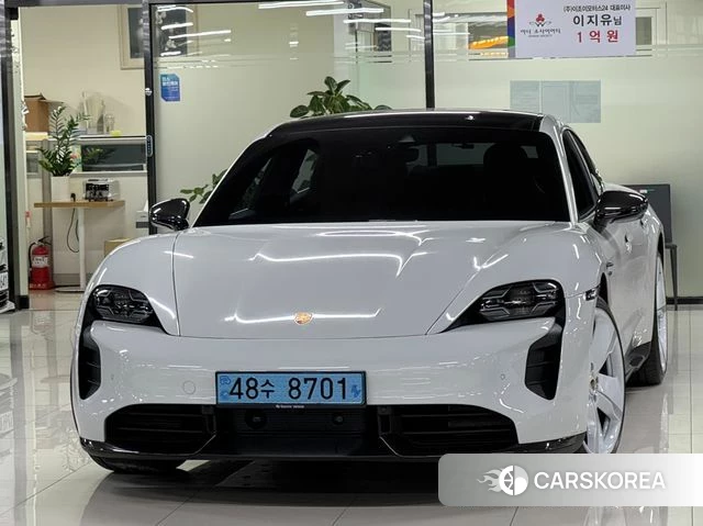 Porsche Taycan 2020 Белый из Кореи