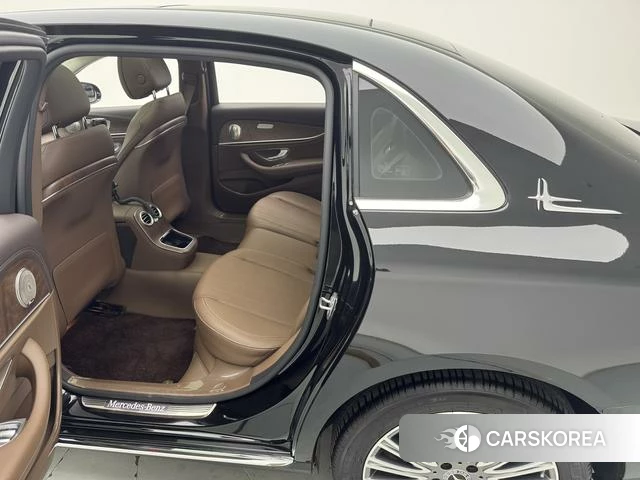 Mercedes-Benz E-Class 2023 Черный из Китая