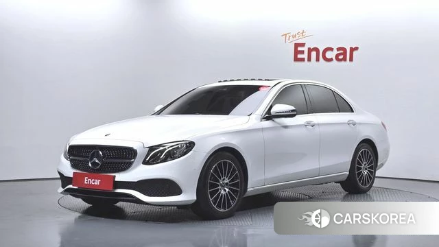Mercedes-Benz E-Class W213 2018 Белый из Кореи