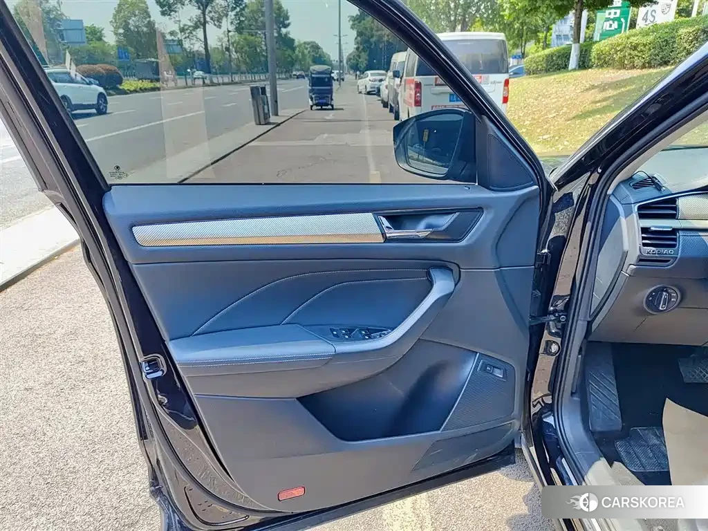 Skoda Kodiaq 2023 Черный из Китая