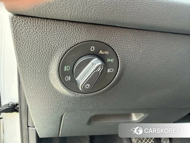 Volkswagen Tharu 2021 Белый из Китая