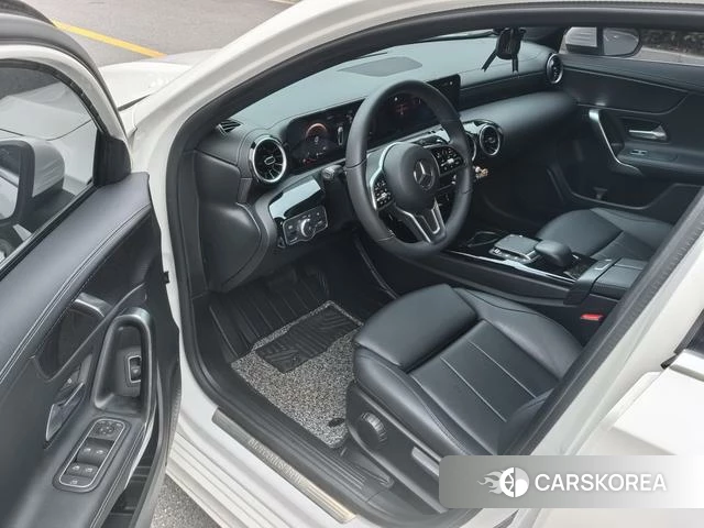 Mercedes-Benz A-Class 2023 Белый из Китая