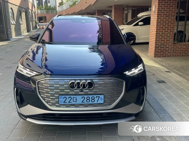 Audi Q4 e-Tron (F4) 2022 Синий из Кореи