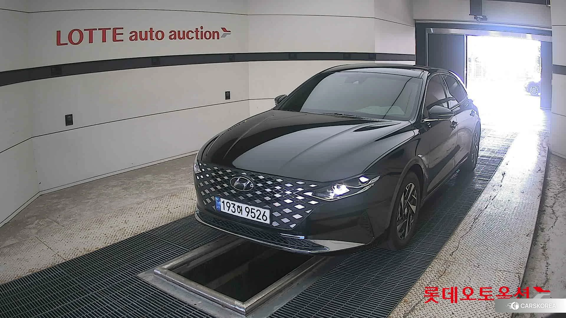 Hyundai Grandeur Hybrid 2023 Abyss Black Pearl из Кореи