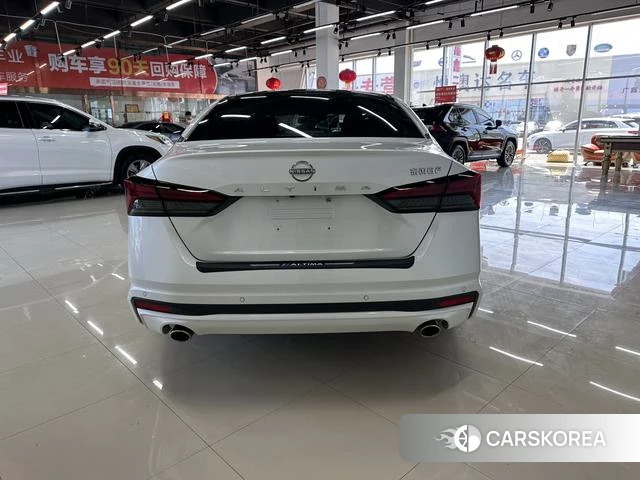 Nissan Altima 2023 Белый из Китая