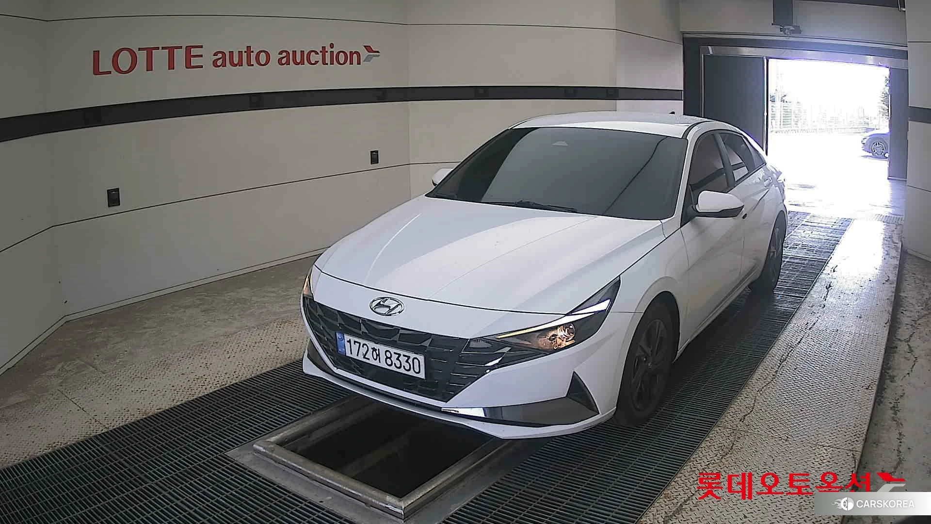 Hyundai Avante Hybrid 2023 Polar White из Кореи