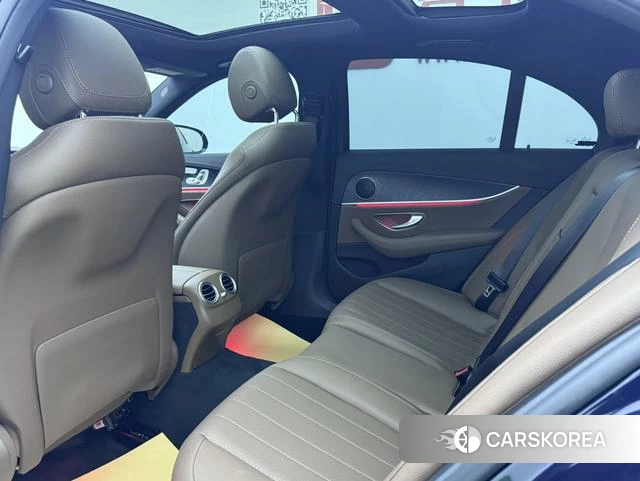 Mercedes-Benz E-Class 2021 Синий из Китая
