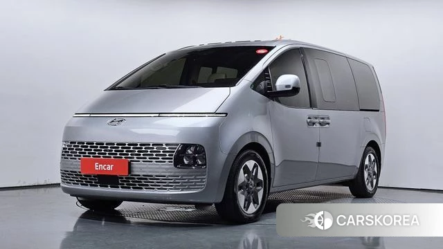 Hyundai Staria 2023 Серебряный из Кореи