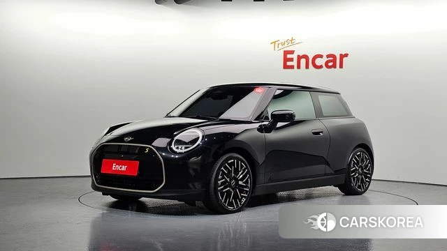Mini Cooper Electric 4th Generation 2024 Черный из Кореи
