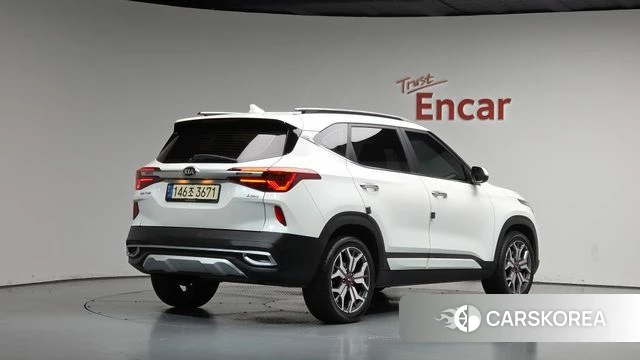Kia Seltos 2021 Белый из Кореи
