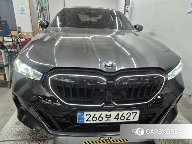 BMW 5 Series (G60) 2025 Серый из Кореи