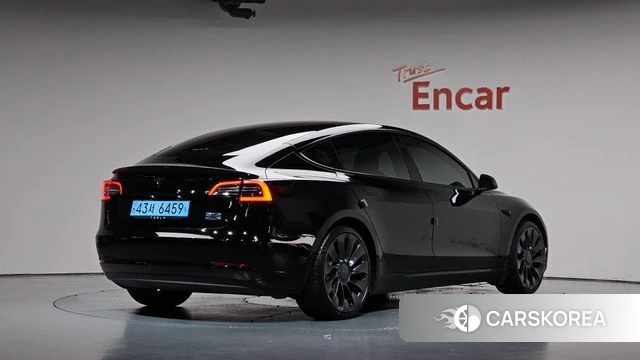 Tesla Model 3 2021 Черный из Кореи