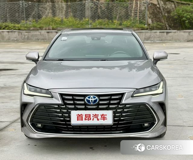 Toyota Avalon 2022 Серебристо-серый из Китая