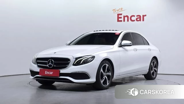 Mercedes-Benz E-Class W213 2019 Белый из Кореи