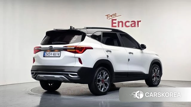 Kia Seltos 2020 Белый из Кореи