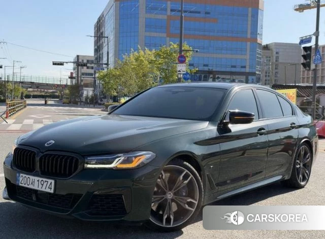 BMW 5 Series (G30) 2021 Темно-зеленый из Кореи