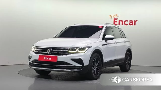 Volkswagen Tiguan second Generation 2022 Белый из Кореи