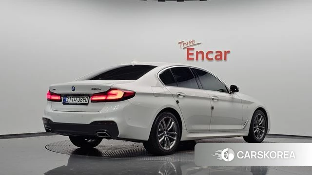 BMW 5 Series (G30) 2018 Белый из Кореи
