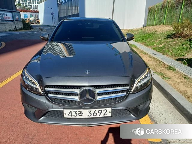 Mercedes-Benz C-Class W205 2019 Серебристо-серый из Кореи