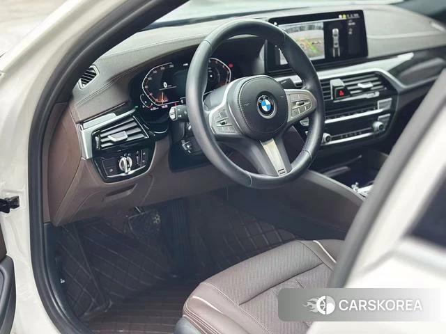 BMW 5 series 2023 Белый из Китая