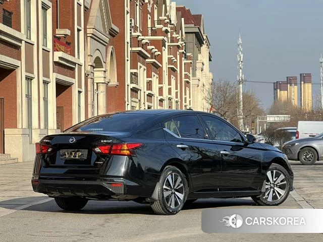 Nissan Altima 2022 Черный из Китая