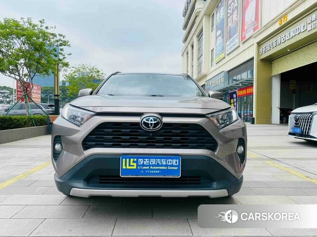 Toyota RAV4 2021 Шампань из Китая