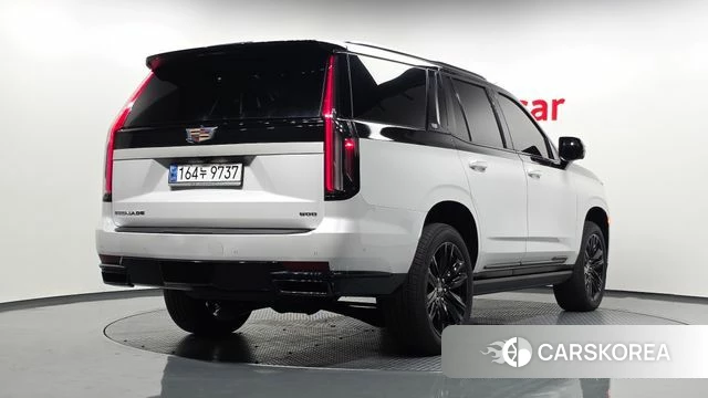 Cadillac Escalade 5th Generation 2024 Белый двухцветный из Кореи