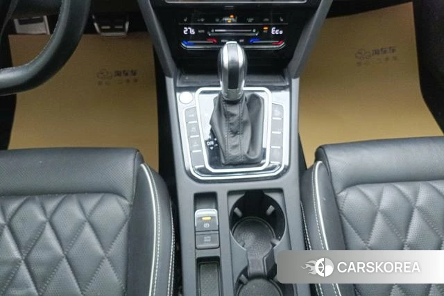 Volkswagen Magotan 2021 Черный из Китая