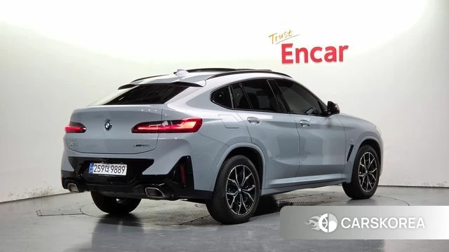 BMW X4 (G02) 2024 Серебристо-серый из Кореи
