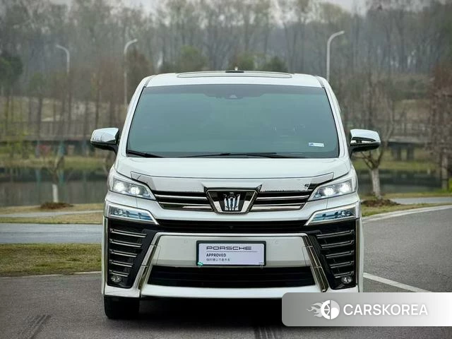 Toyota Vellfire 2022 Белый из Китая