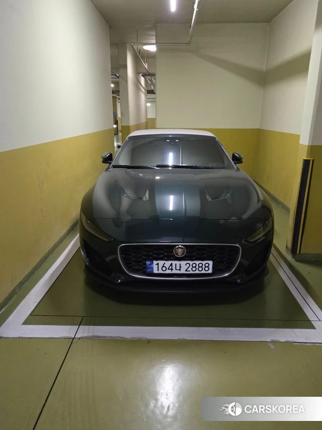 Jaguar F-TYPE 2023 Темно-зеленый из Кореи
